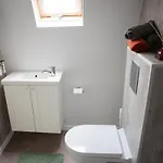 Tiny In Next To Forest Дом отдыха Оирсхот